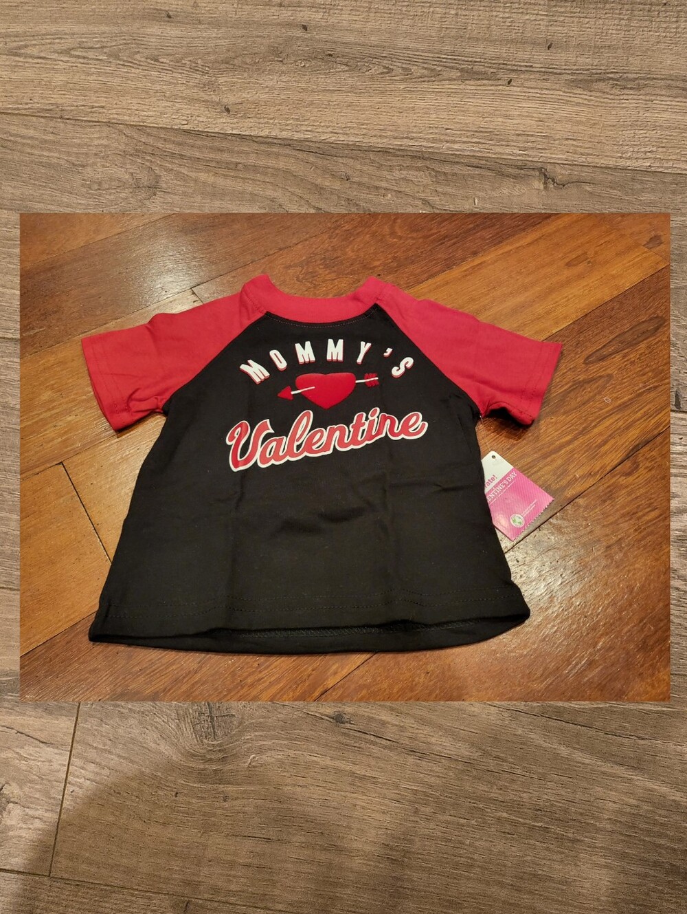 🌻 NWT Baby Boys Mommy's Valentine black & red heart graphic shirt size 18mos